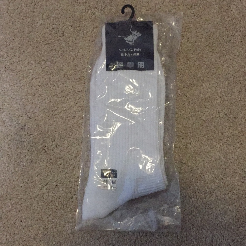 15 White socks - Picture 4 of 4